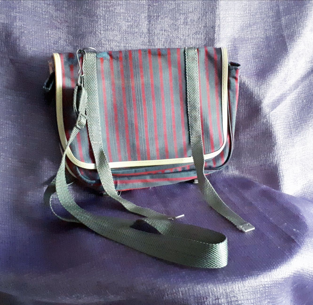 Torebka torba na ramię listonoszka retro vintage paski granatowa czerw