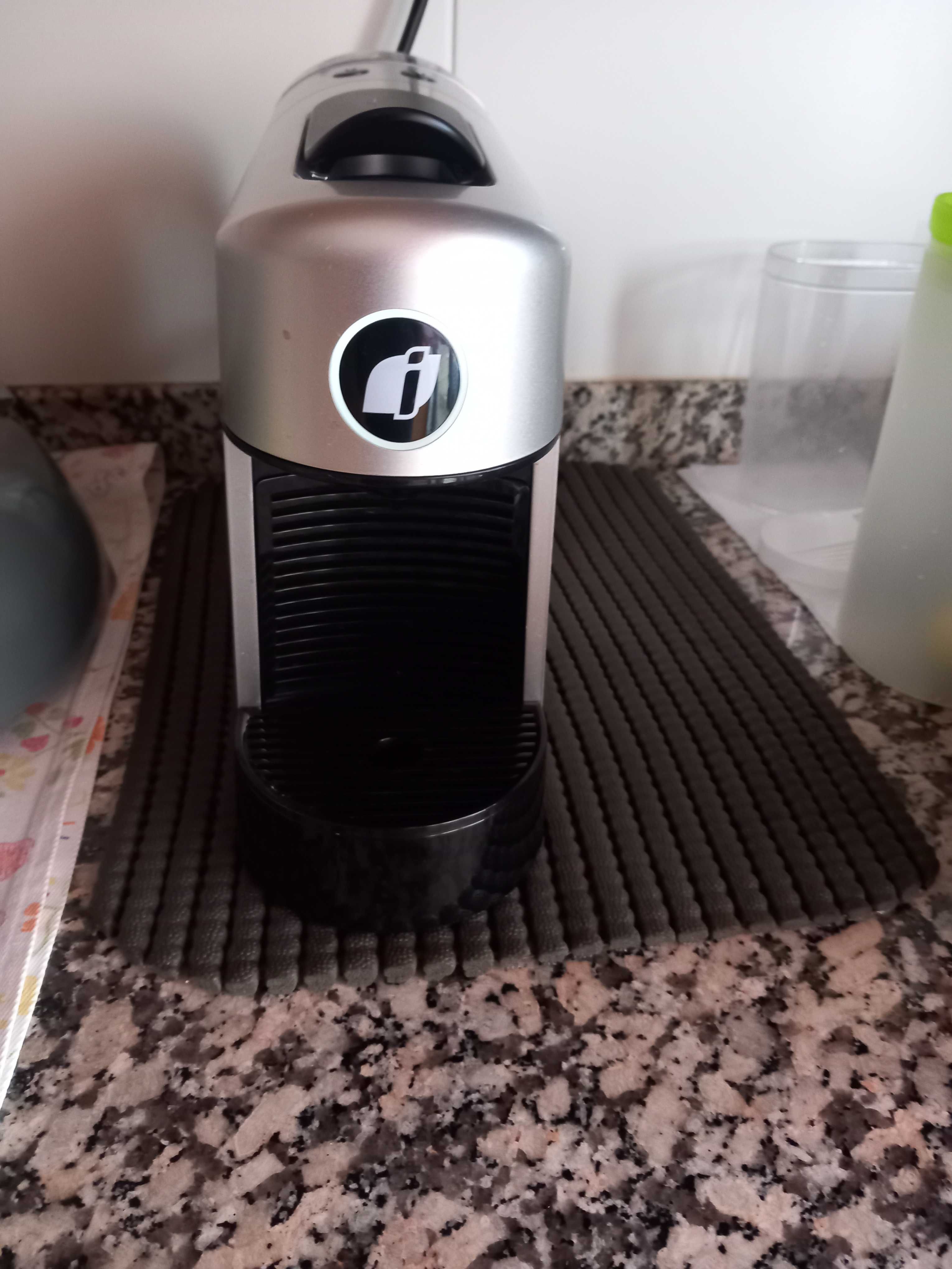 Máquina de café 15€, quase nova