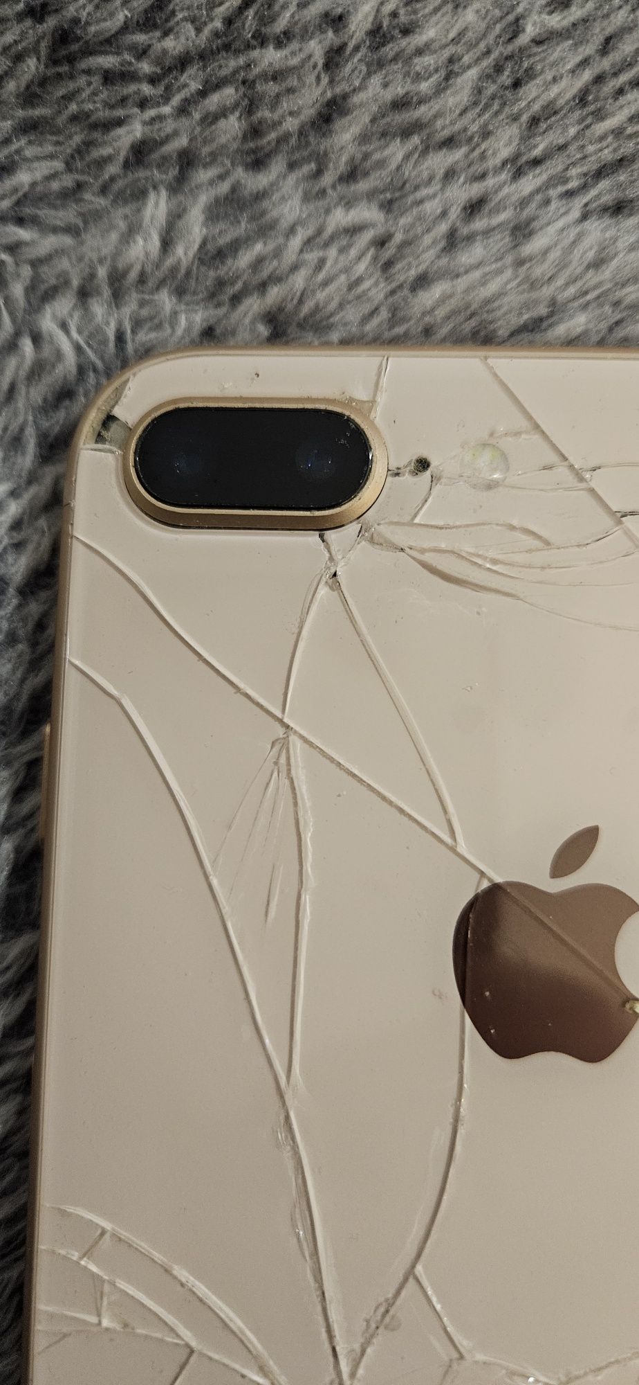 iPhone 8 plus, sprawny, zbite plecki,