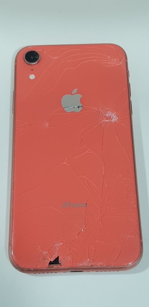 Телефон iPhone Xr на запчасти