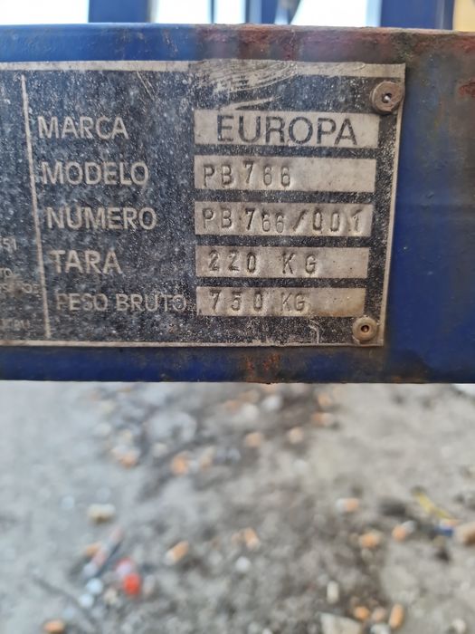 Reboque desenrolador