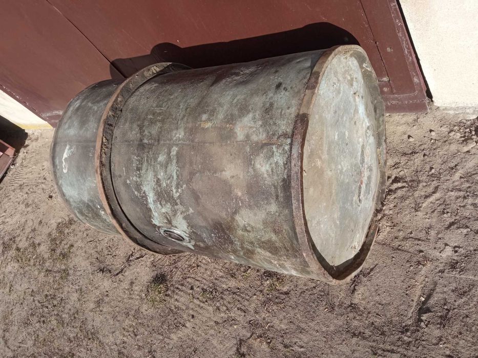 Beczka 200 l metalowa z  obręczami solidna