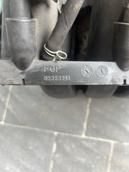 Колектор впускний Opel Astra/Vectra/Zafira 1.8 55353313