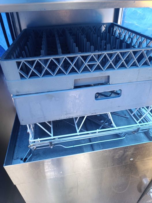 Zmywarka kapturowa gastronomiczna