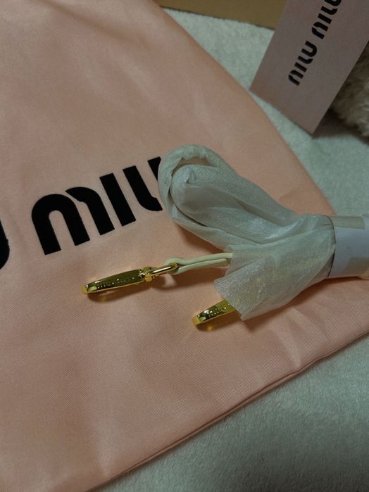 Wander shearling White bag mala MiuMiu