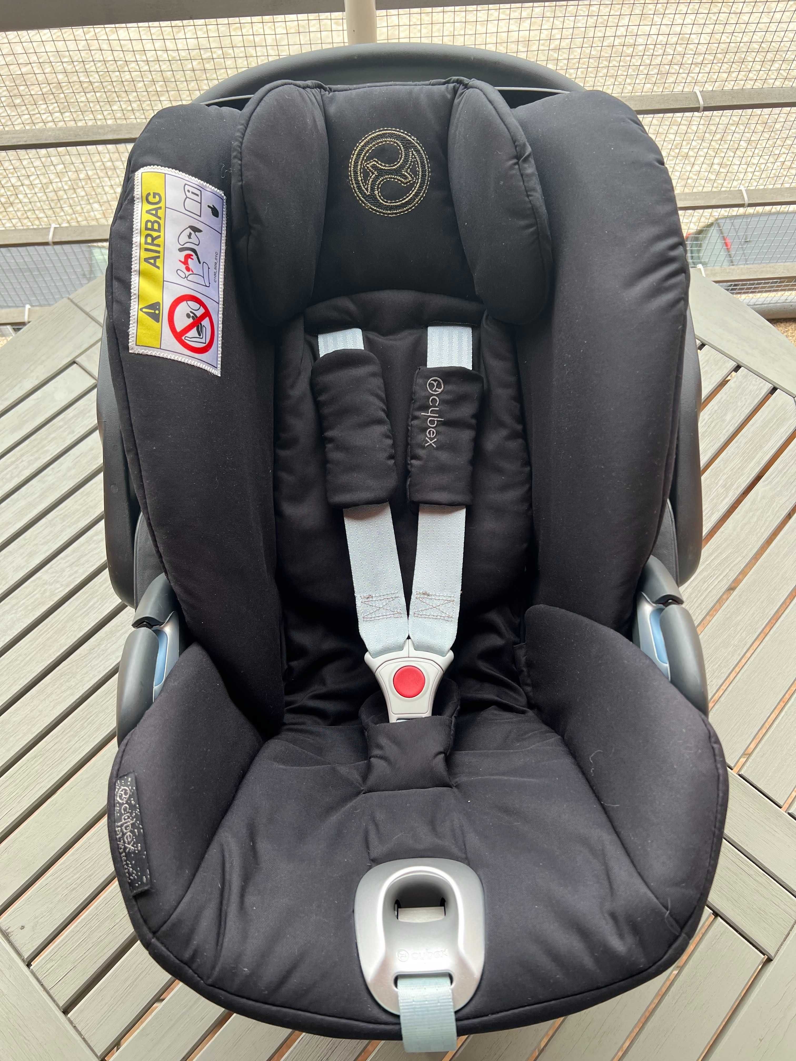 A cadeira auto Cloud T i-Size + Kit para Bebé SensorSafe + Adaptador