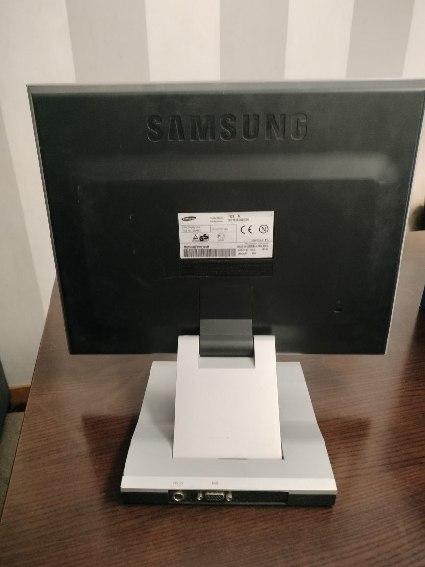 Samsung SyncMaster 152S Monitor  e carregador oferta Sams