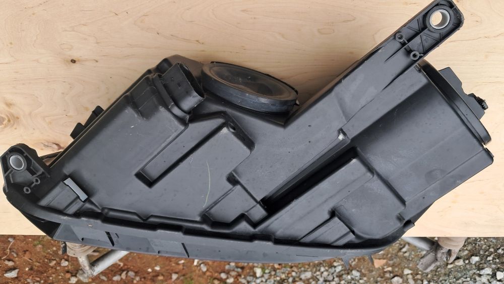 VW. Tiguan l lift. Prawa lampa przednia NOWA.