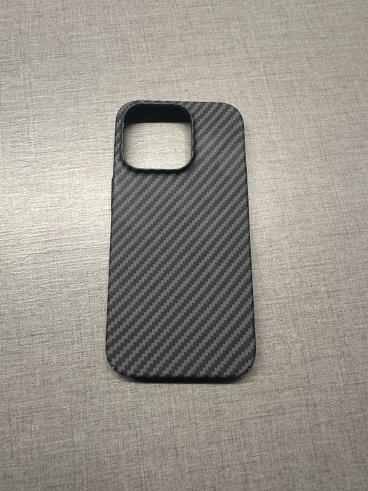 Карбоновий чехол на айфон 14PRO