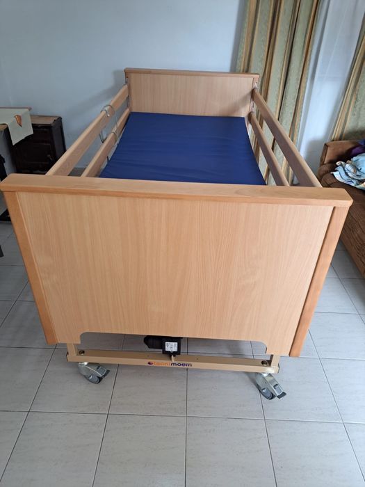 Cama Articulada Elétrica Tecnimoem c/colchao Anti-Escaras - Como Nova