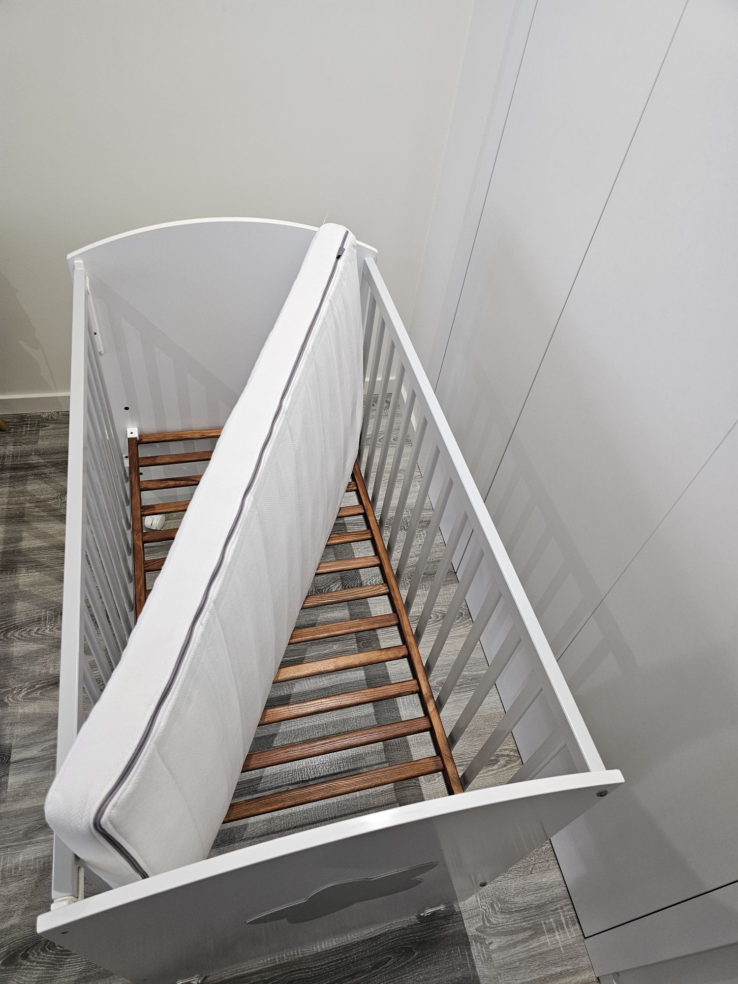 Berço trama como novo com colchão de espuma IKEA 1.60X2.00m