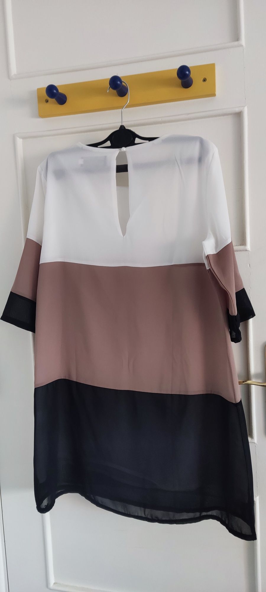 Vestido às riscas