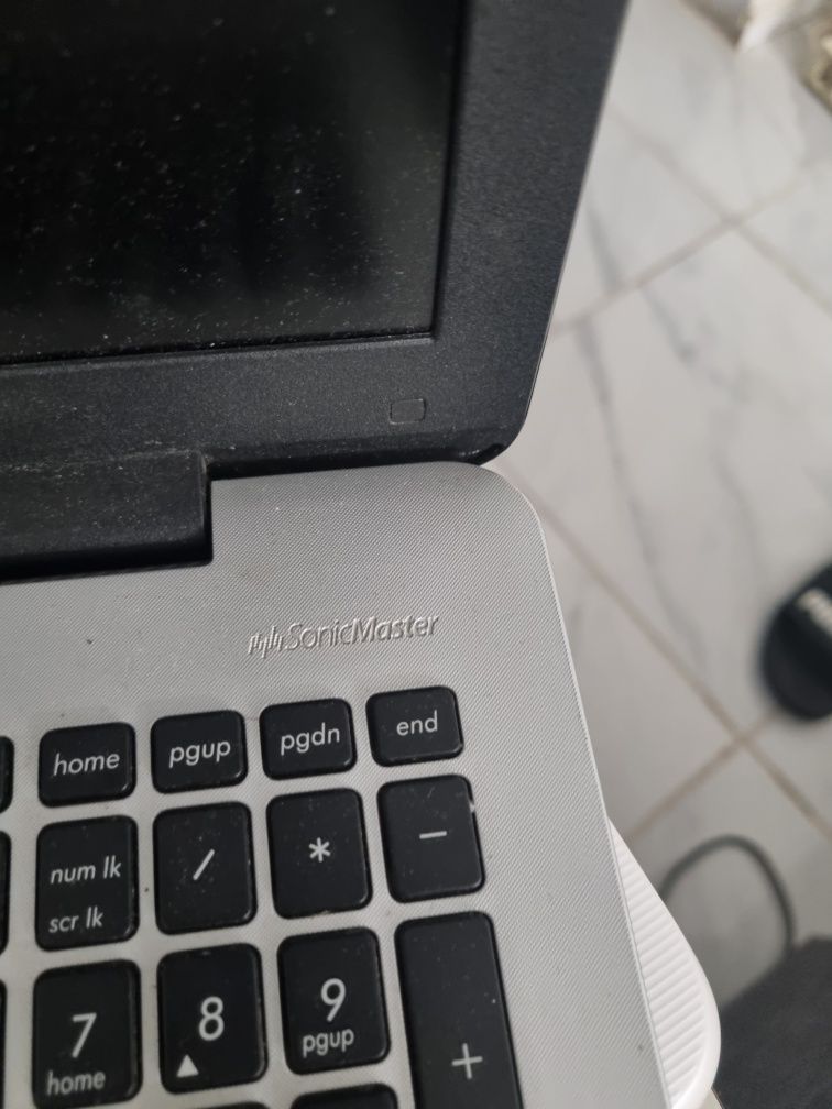 Portatil Asus especificações nas fotos