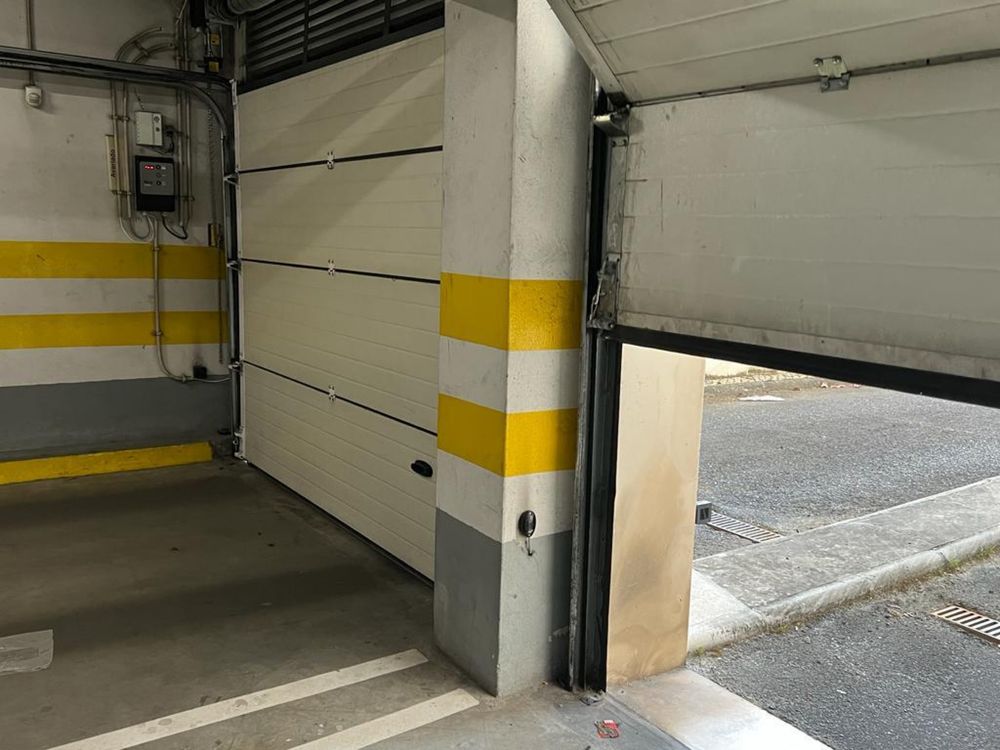 Lugar Garagem - Av. Berlim, Lisboa!