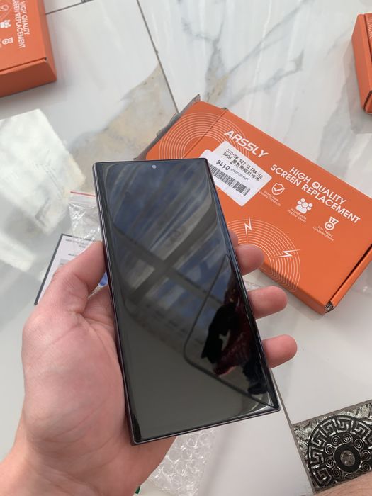 Дисплей Samsung Galaxy S22 Ultra 5G ARSSLY з рамкою (екран + тач)
