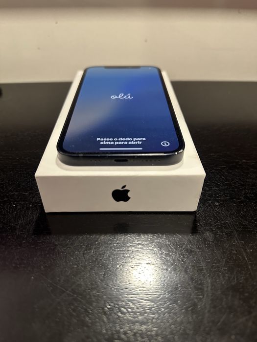 Iphone 12  telemovel