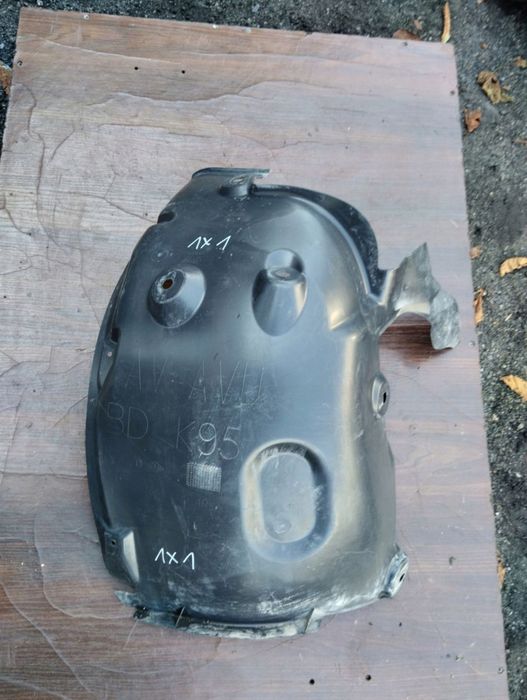 NADKOLE PRZÓD PRAWE RENAULT MEGANE III