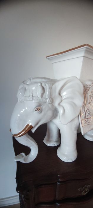 Elefante branco de porcelana