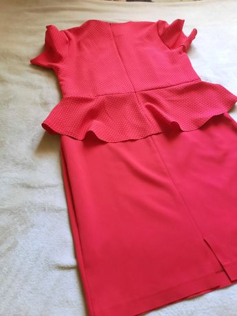 Плаття жіноче червоного кольору