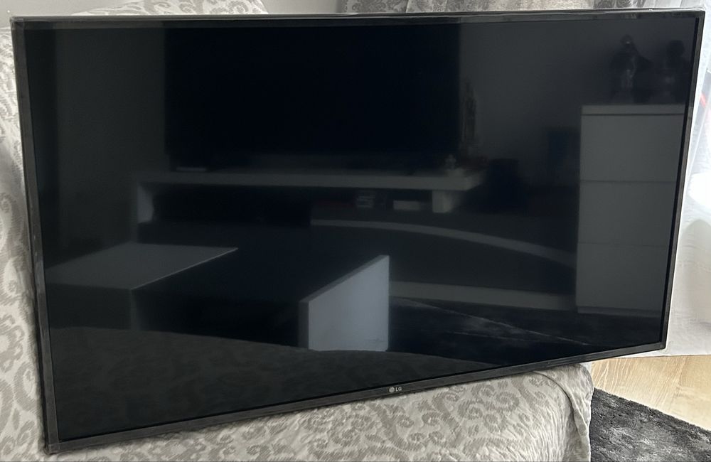 Televisao LG 43UM710PLB  01.2020  em excelente estado montado na Polon