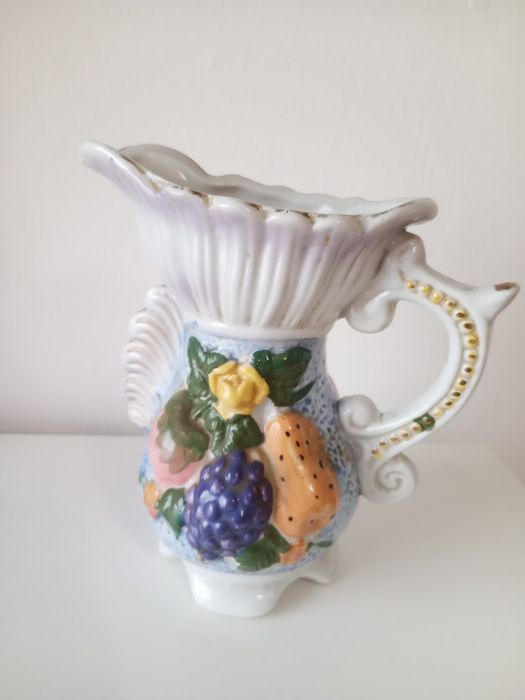 Jarro bebidas tema frutas, cerâmica vintage 15cm