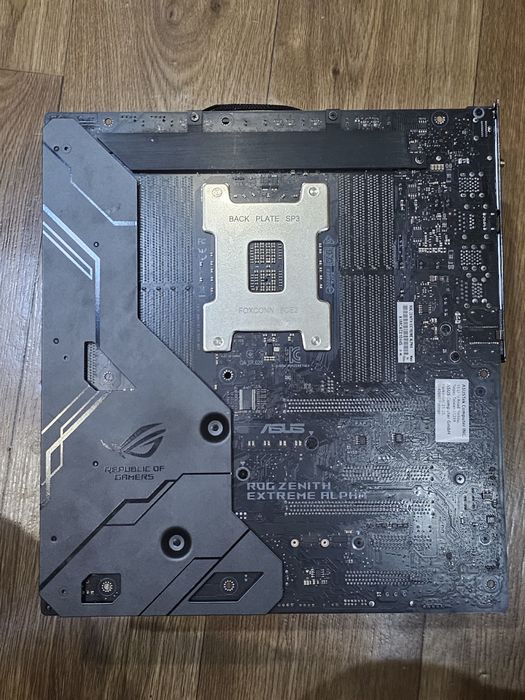 Asus rog zenith alpha extreme + threadripper 2920x + 16gb