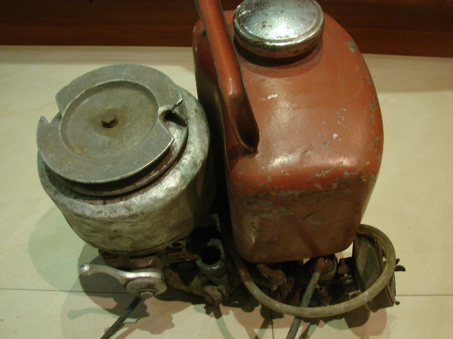 zabytkowy silnik spalinowy kajakowy NIXE BERLIN 1956 rok