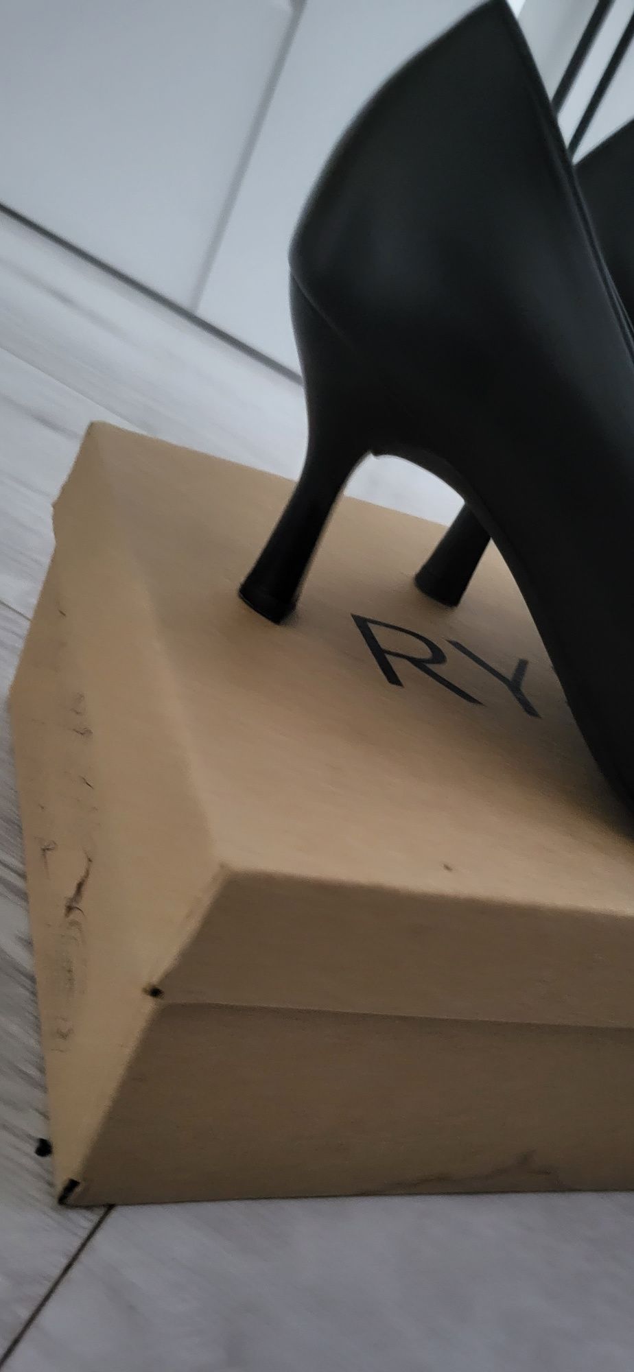 Szpilki Ryłko 38 jak nowe