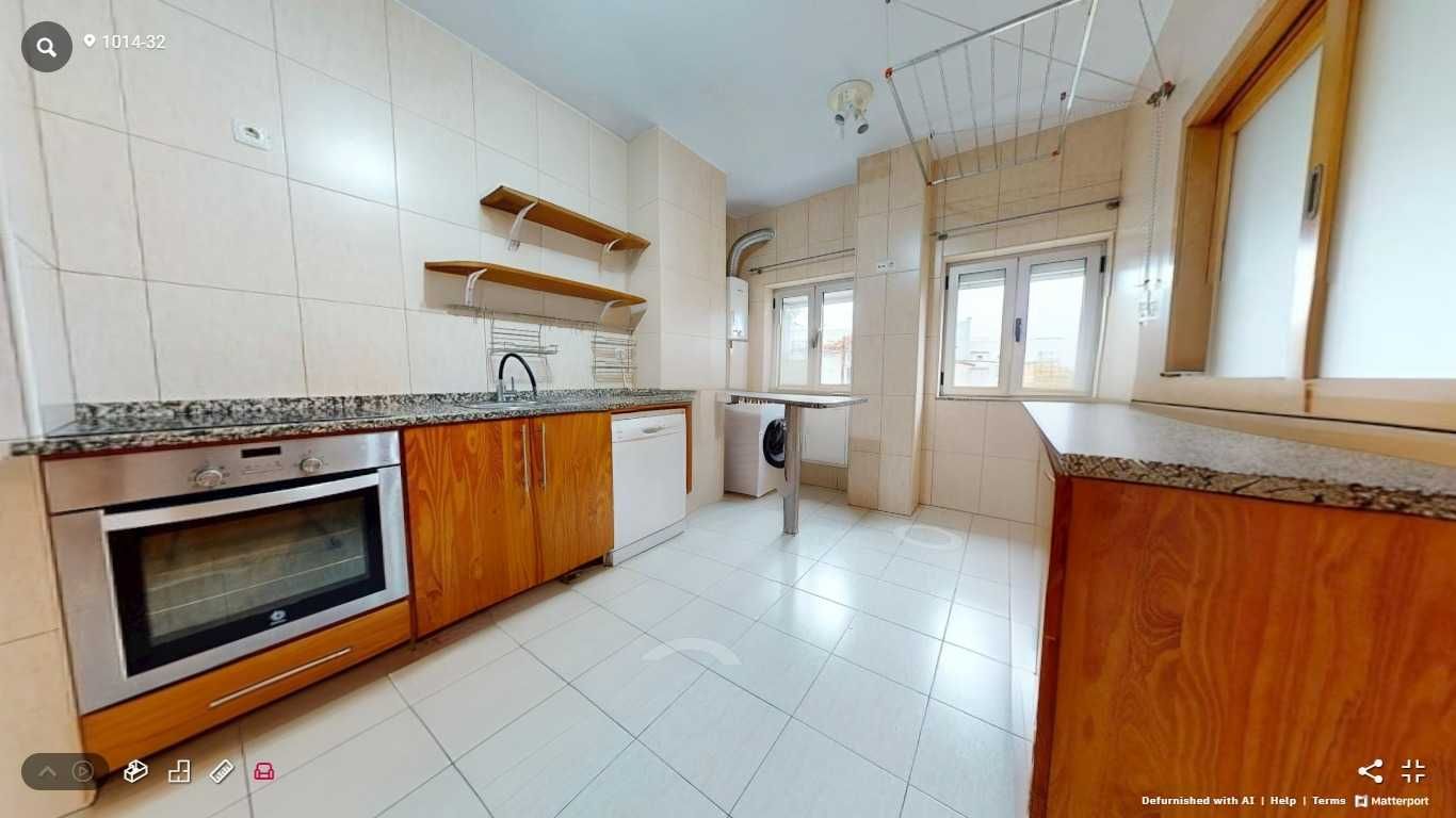 Apartamento T4 com garagem fechada