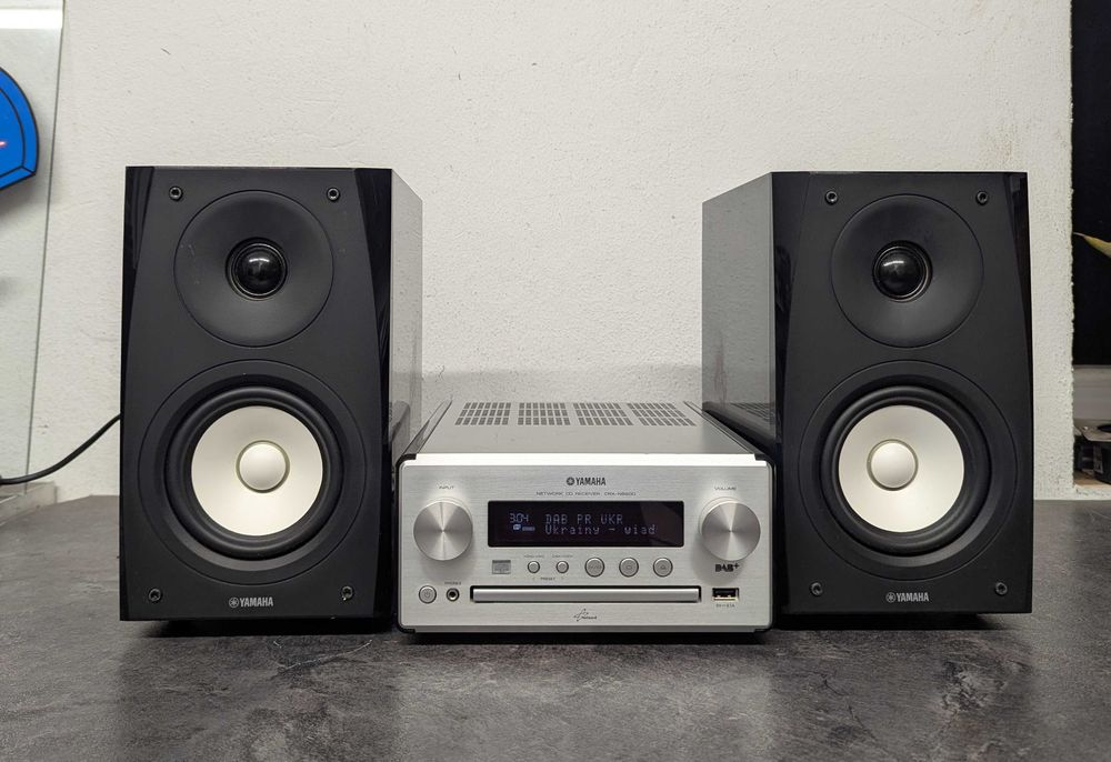 Міні стерео система Yamaha MCR-N560D.