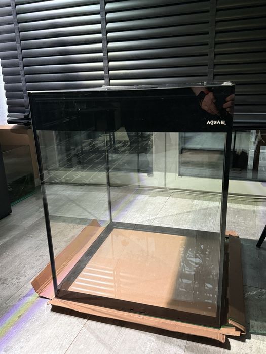 Akwarium Aquael Glossy Cube 50x50x63 135l