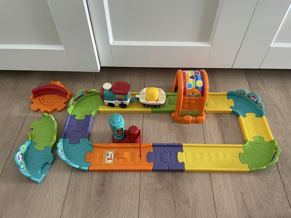 Vendo comboio + circuito infantil em otimo estado