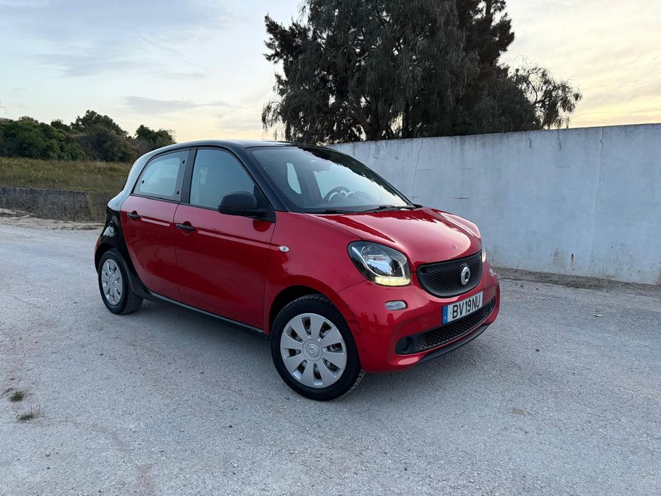 Smart fourfour 
Ano 2016
Gasolina 
120500 km 
Caixa manual 
Interior i