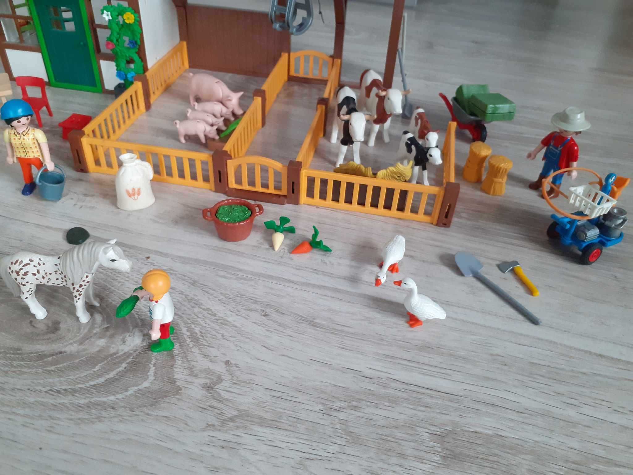 Playmobil duże gospodarstwo