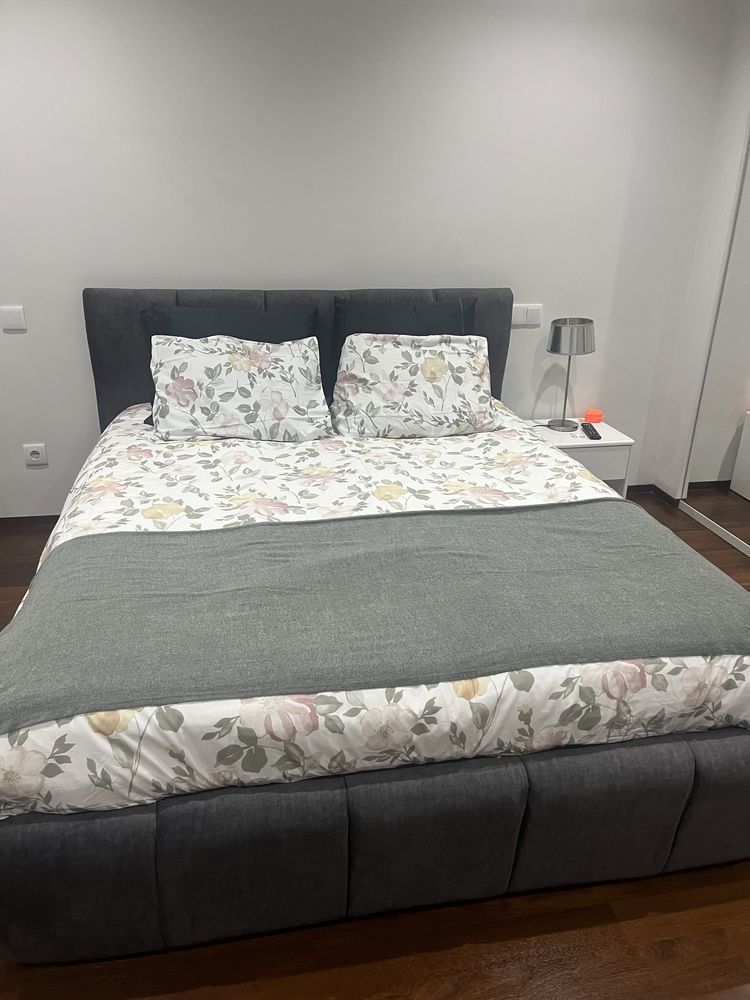Cama nova com estrado elevatorio