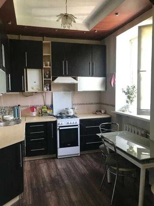 Продам трикімнатну квартиру, р-н 5 школа