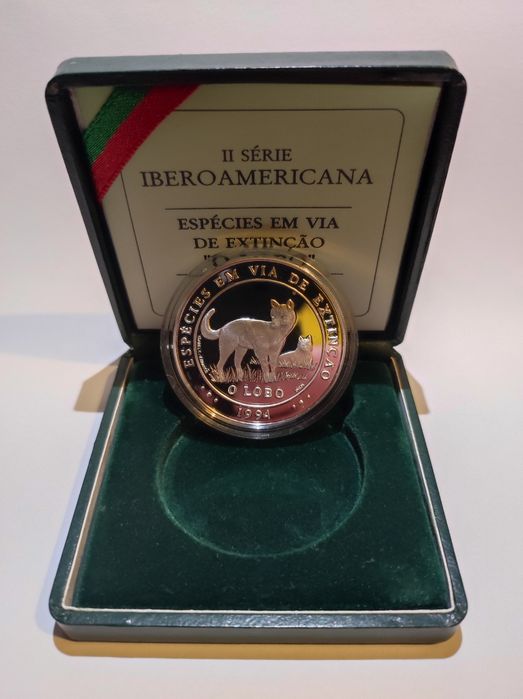 Moedas e escudo proof