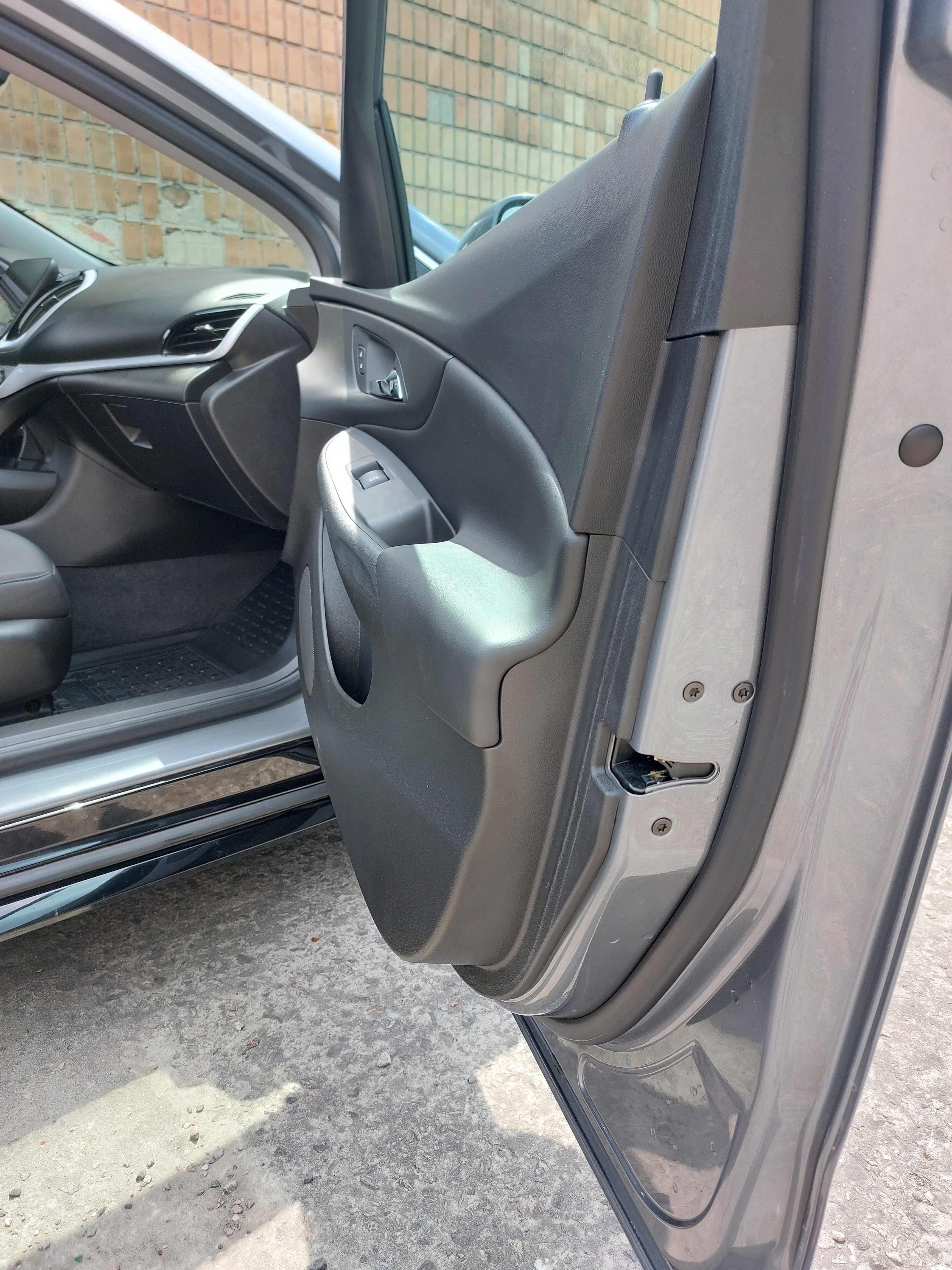 Chevrolet  VOLT2 2017р.в. укр.меню зарядний пристрій, Л131НГ