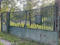 Продам ворота з каліткою і стовпами