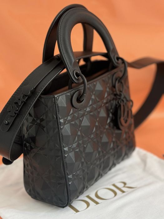 Продам жіночу сумку леді діор Christian Dior вживана