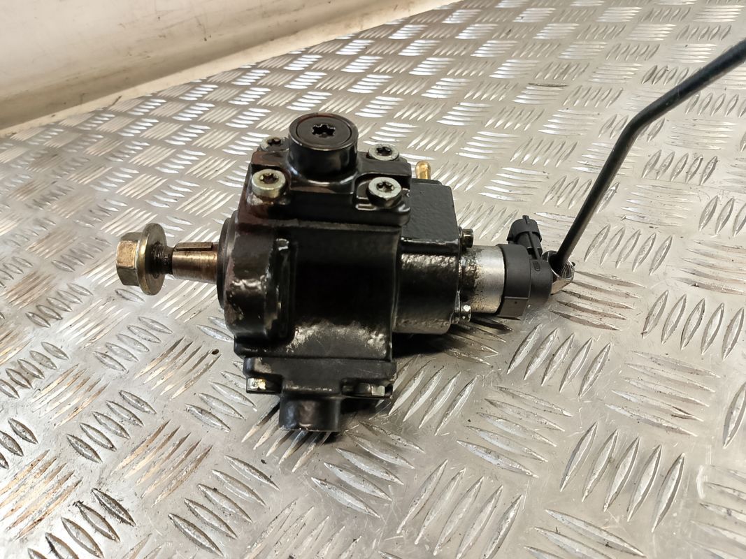 Pompa Wtryskowa Opel Signum 1.9 Cdti 150 Km Bosch