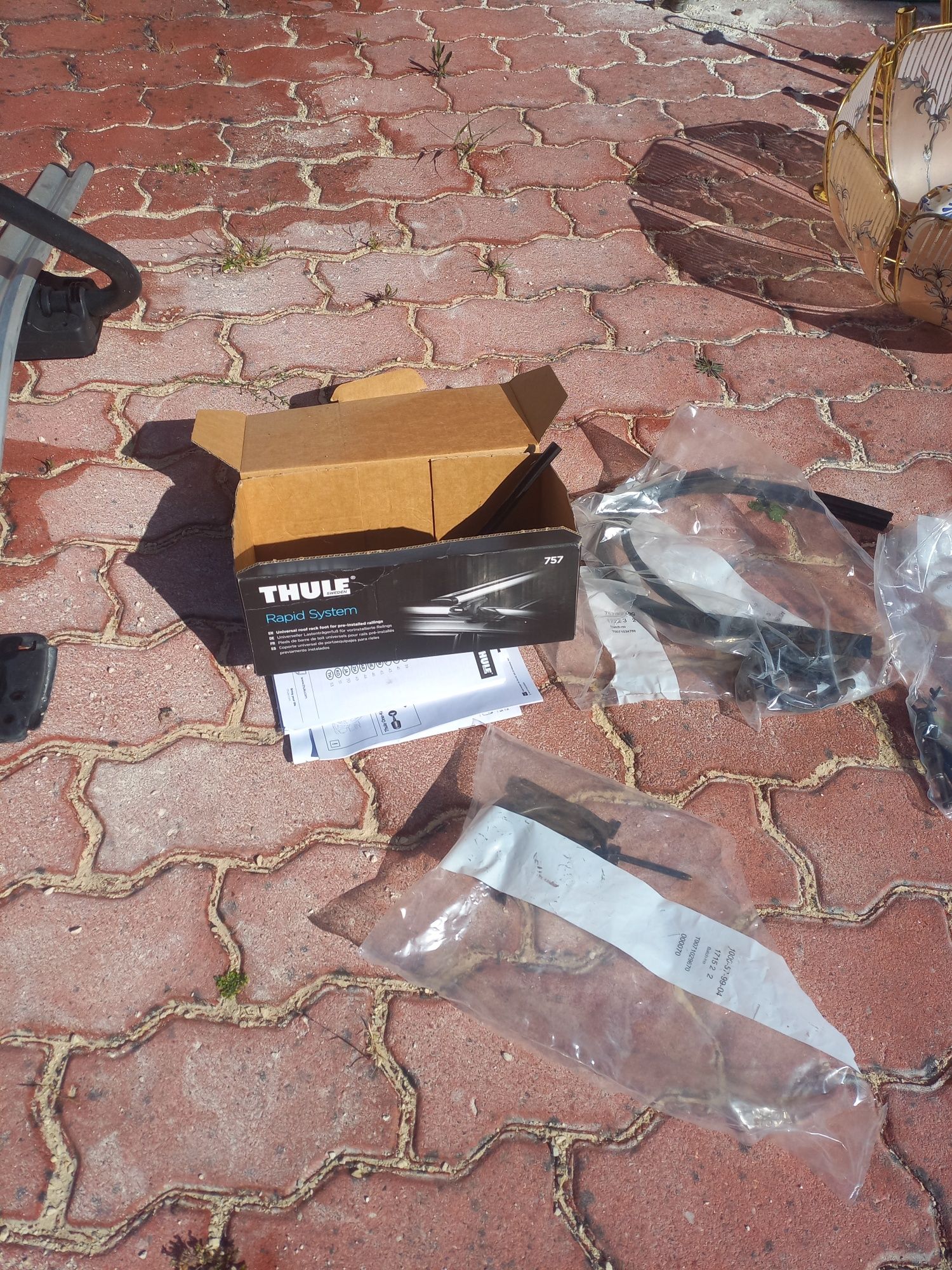 Peças THULE conjunto danificado, vendo por peças