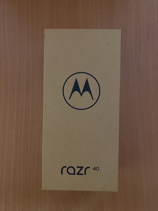 Motorola razr 40 тріснутий екран