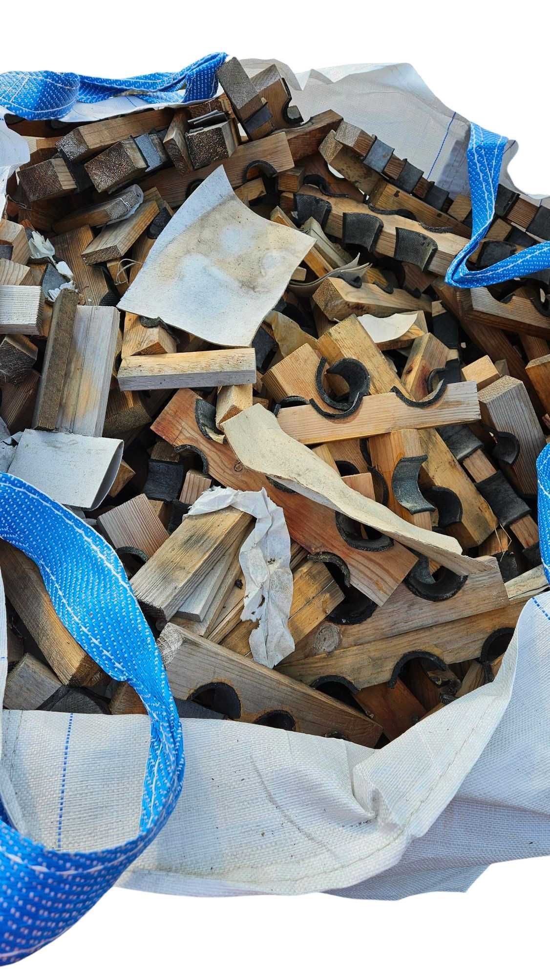 Ze skrzyń wojskowych bigbag przekładek odpadowych opałowych użytkowych