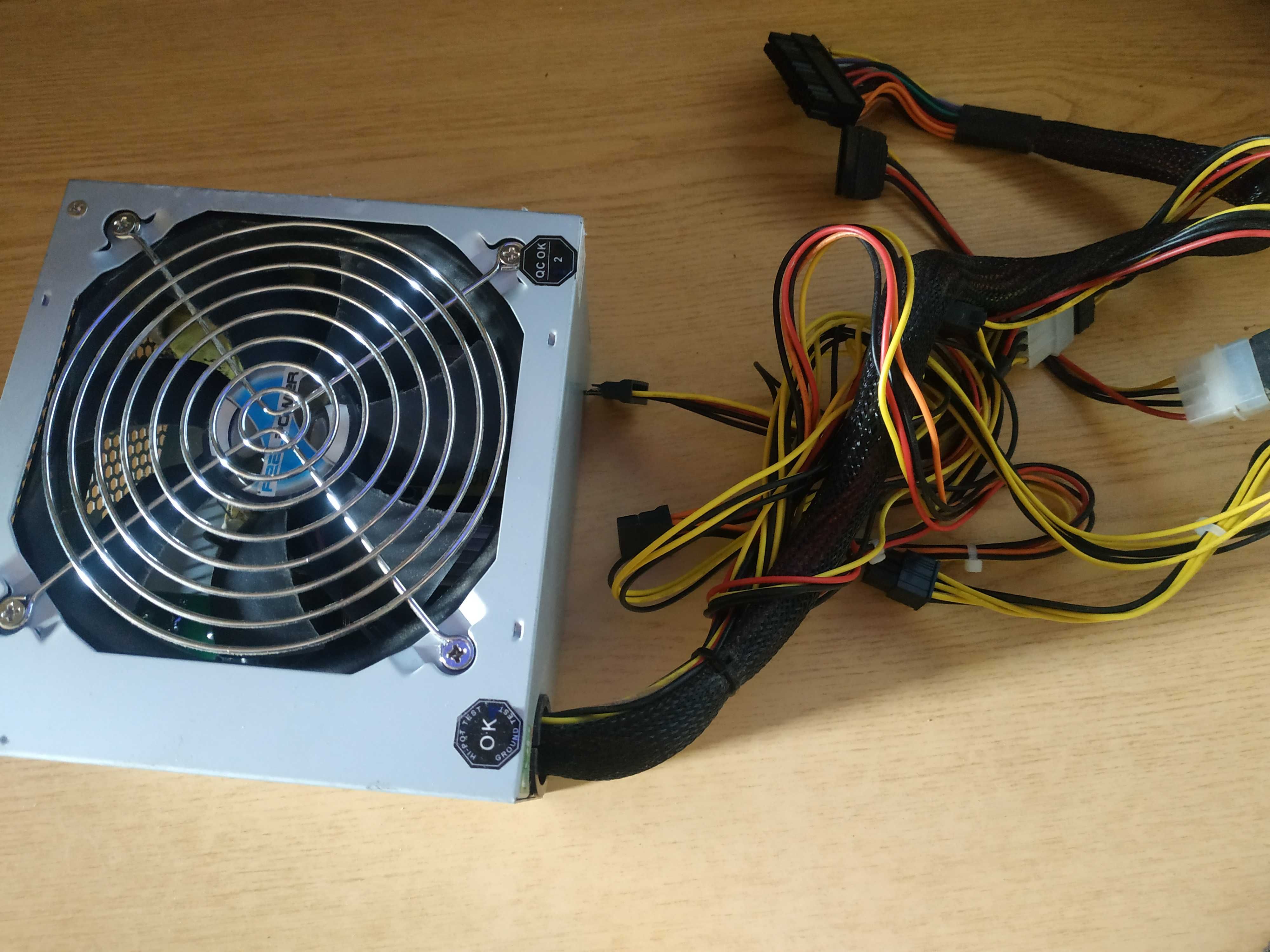Блок живлення Xilence  ПК 330-400Watt