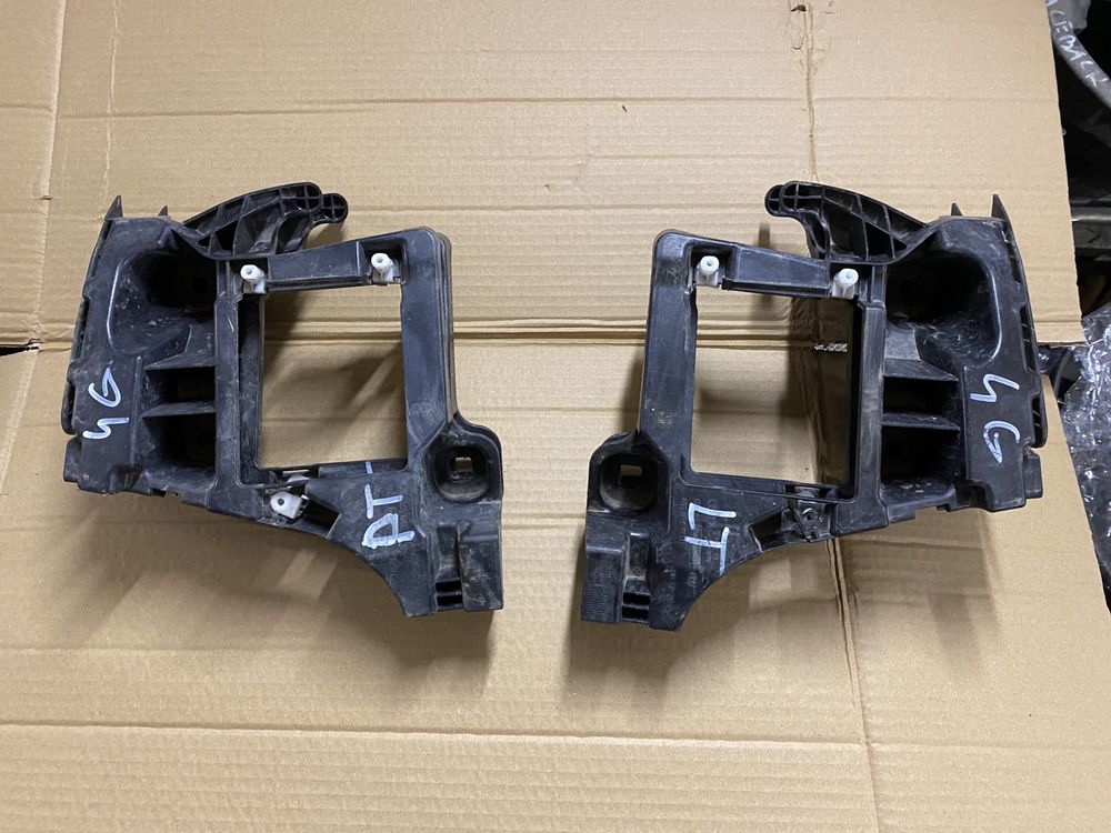 Заднє кріплення бампера Audi A6 C7,A7 C7,4G9807393,4G9807394