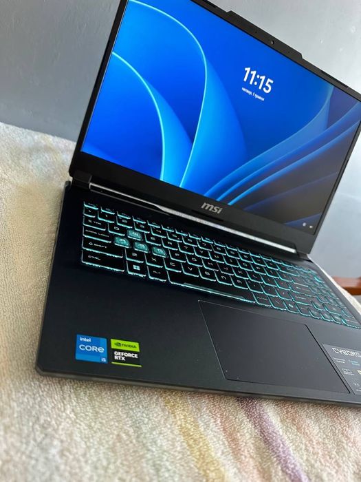 Laptop MSI Cyborg 16GB RAM 512GB SSD GeForce RTX4050
Windows 11 Home