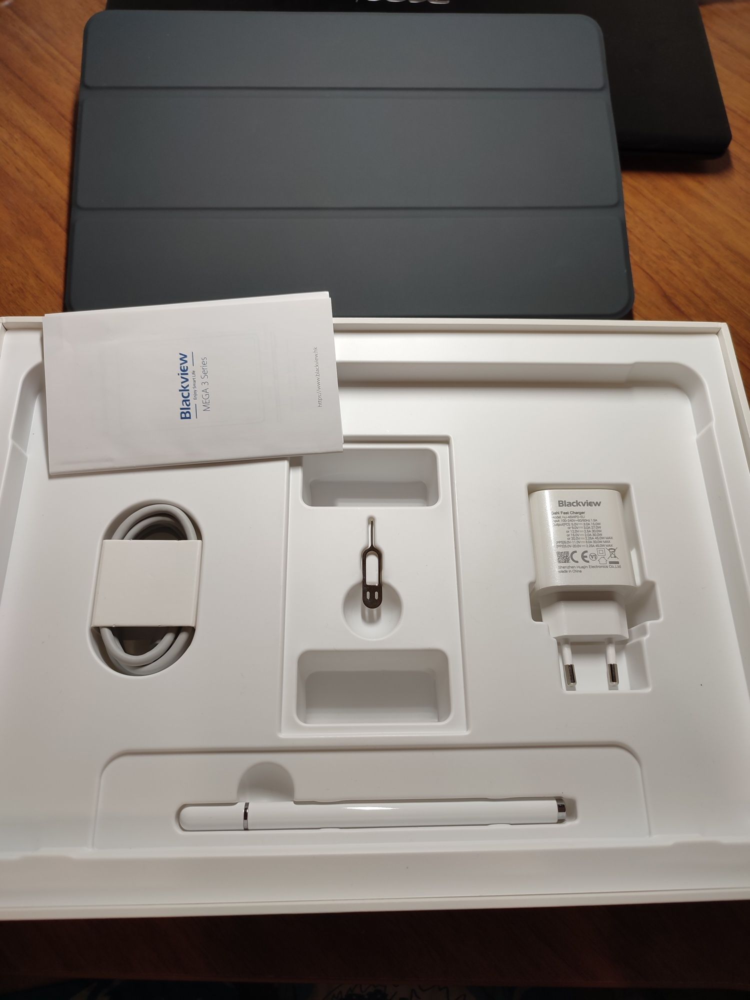Продаю на запчастини планшет Blackview Mega 3  12/256