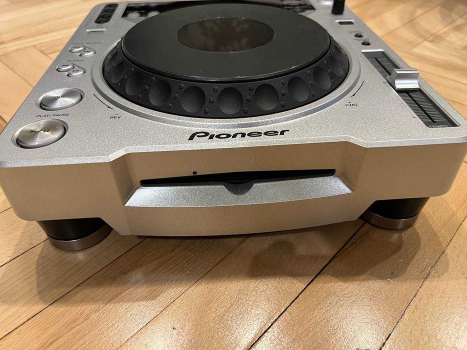Комплект DJ обладнання: DJM-400 та Pioneer CDJ-800MK2 (2шт)