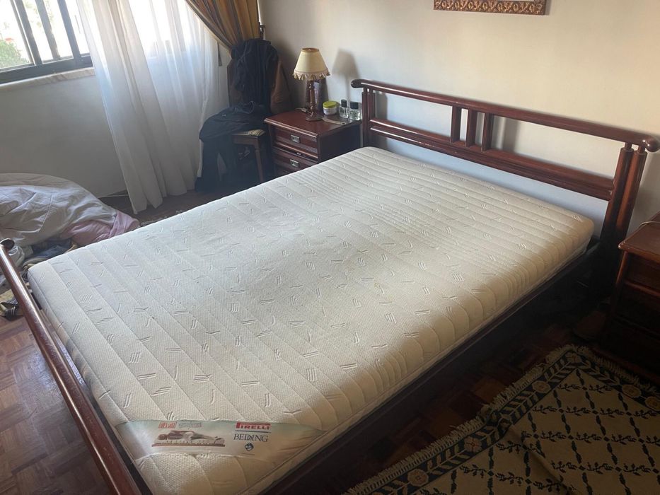 Cama cerejeira + colchão